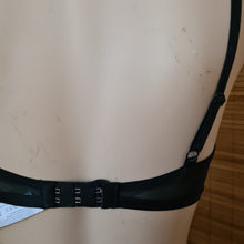 Lade das Bild in den Galerie-Viewer, BHs Triumph