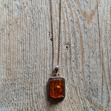 Lade das Bild in den Galerie-Viewer, Edelstein Kette Bernstein