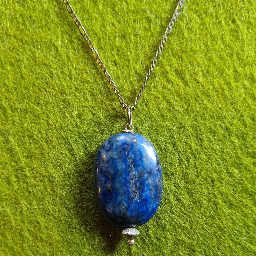 Kette mit Lapislazuli