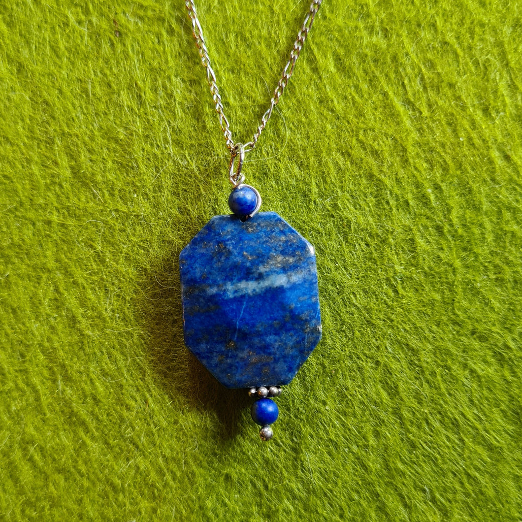 Kette mit Lapislazuli